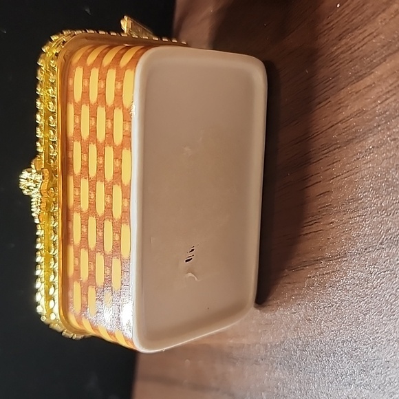 Ceramic Picnic Basket trinket box - Picture 6 of 9